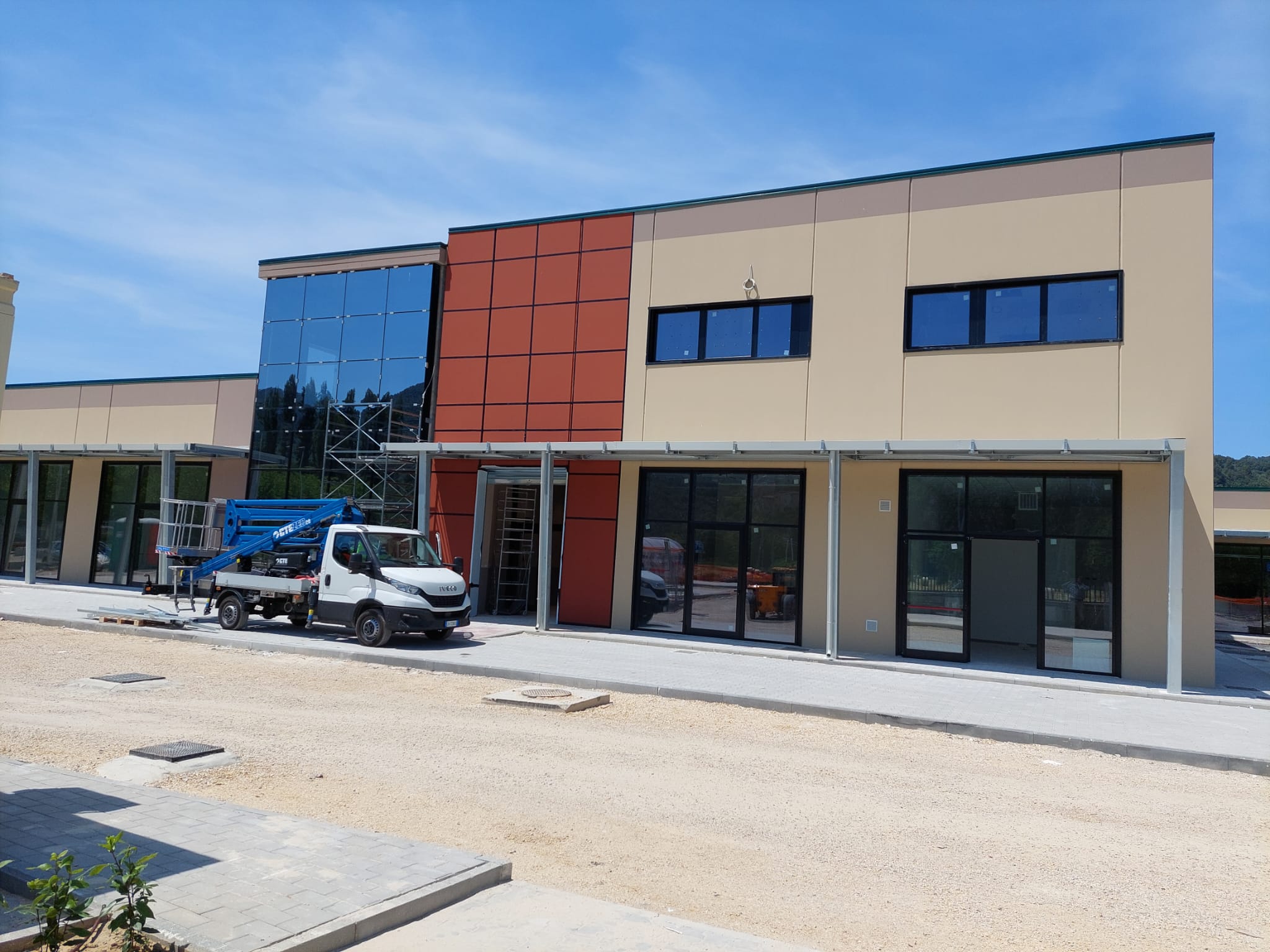 Nuovo Centro Commerciale e Supermercato Conad